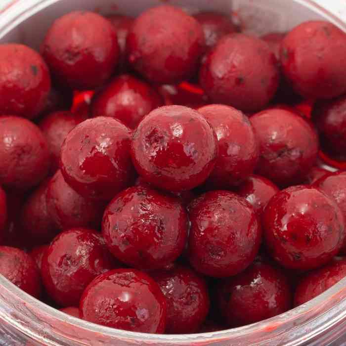 Насадочные бойлы MINENKO STRAWBERRY 14мм (варёные в дипе)